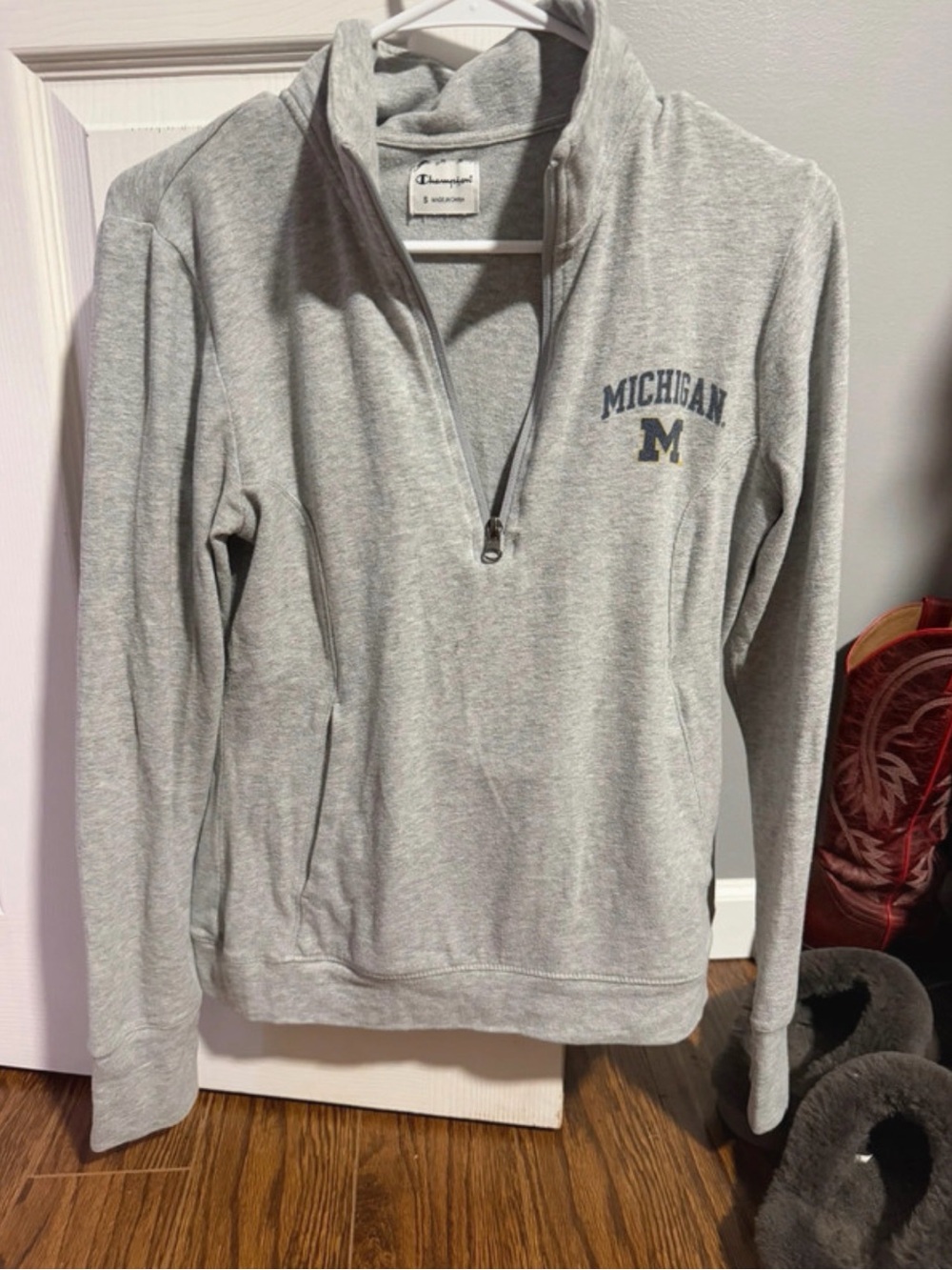 Champion Men’s Light Grey Michigan Quarter-Zip Sweatshirt